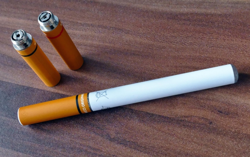 e-cigarette-ST ZACHARIE-min_electronic_cigarette_e_cigarette_nicotine_vapor_vaporizer_smoke_tobacco-663282